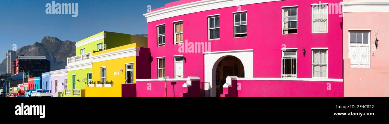 Case colorate in una città, Bo-Kaap, Città del Capo, Provincia del Capo Occidentale, Sud Africa Foto Stock