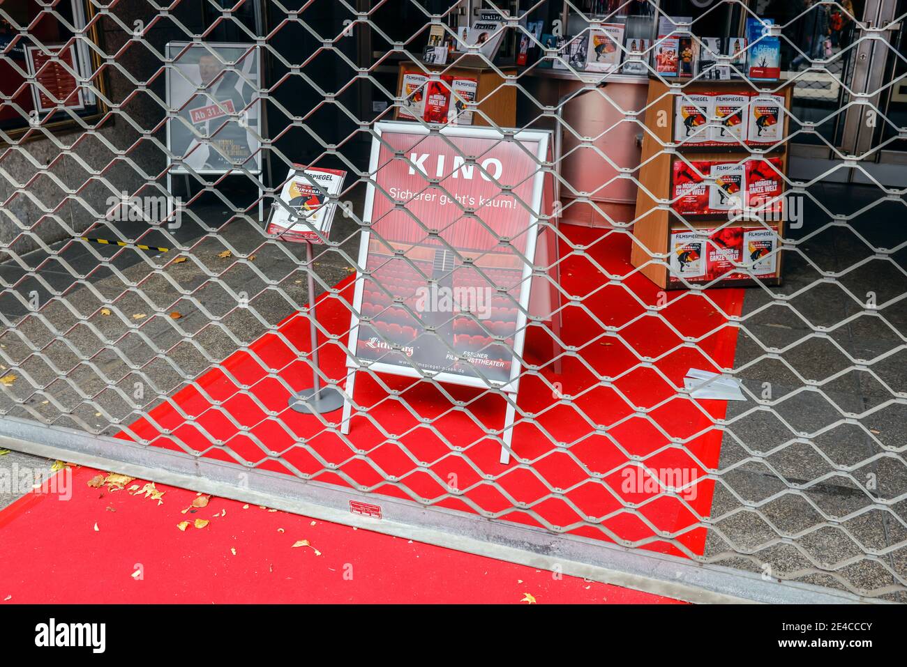 Essen, zona Ruhr, Renania Settentrionale-Vestfalia, Germania - Essen centro città in tempi della crisi della corona con la seconda parte di blocco, il cinema Lichtburg rimane chiuso. Foto Stock