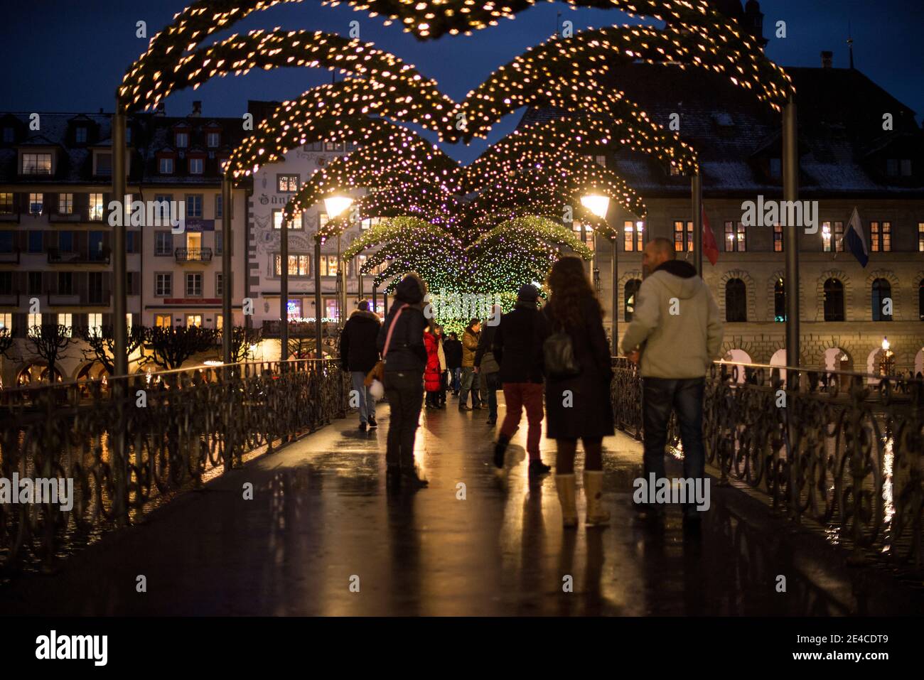 Prima di Natale Lucerna, decorazione ponte Foto Stock