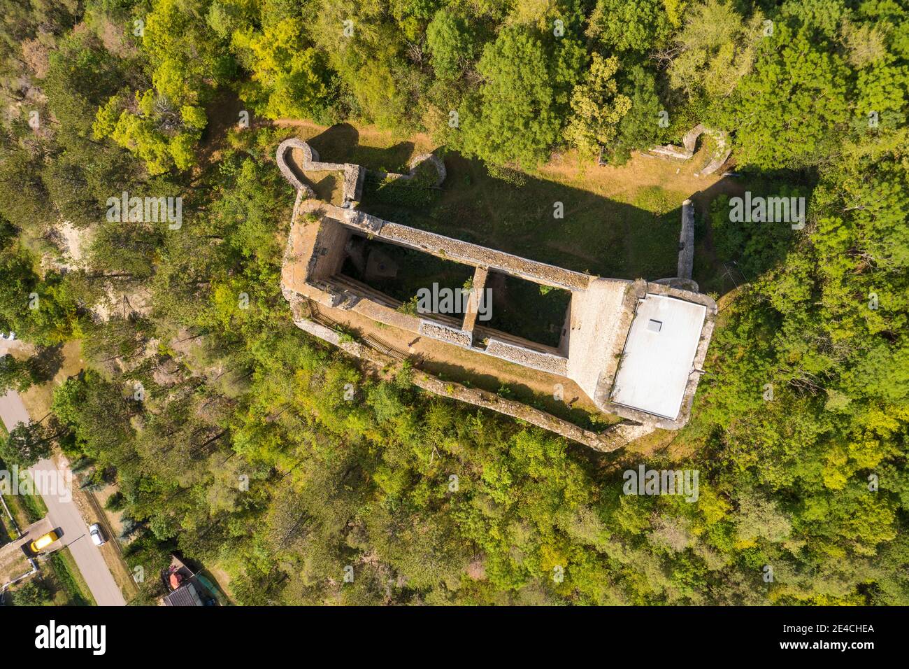 Germania, Turingia, Stadtilm, Ehrenstein, rovine del castello, periodo di costruzione 12 ° al 14 ° secolo, vista dall'alto, vista aerea Foto Stock