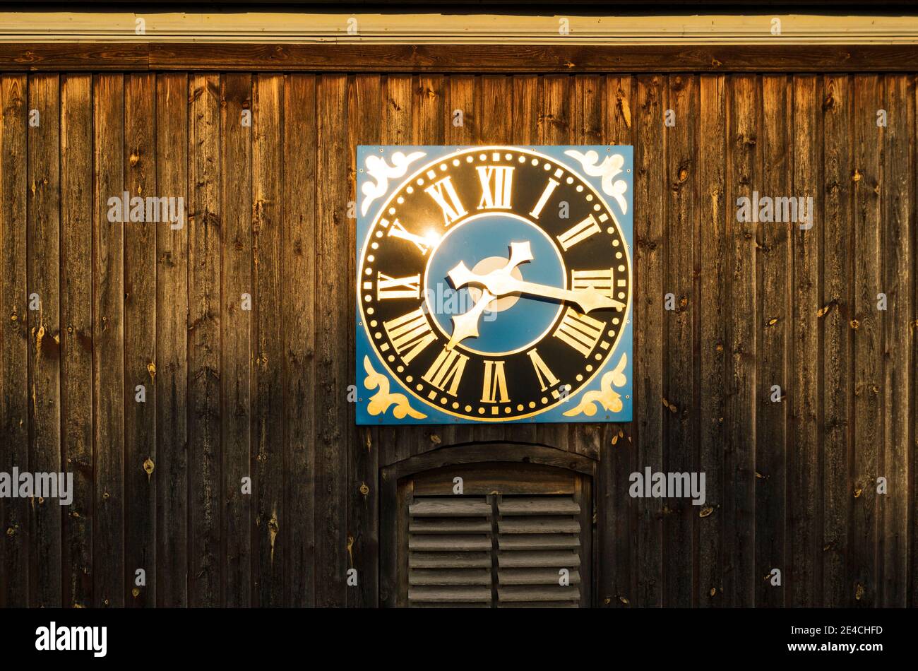 Germania, Turingia, Stadtilm, Nahhe venti, chiesa torre orologio, 7:17, muro di legno Foto Stock