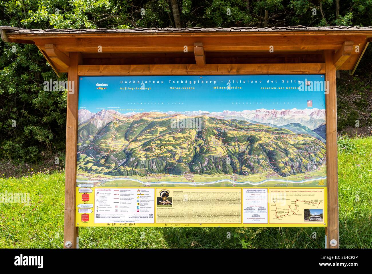 Verano, Provincia di Bolzano, Alto Adige, Italia. Mappa escursionistica nei pressi di Verano Foto Stock