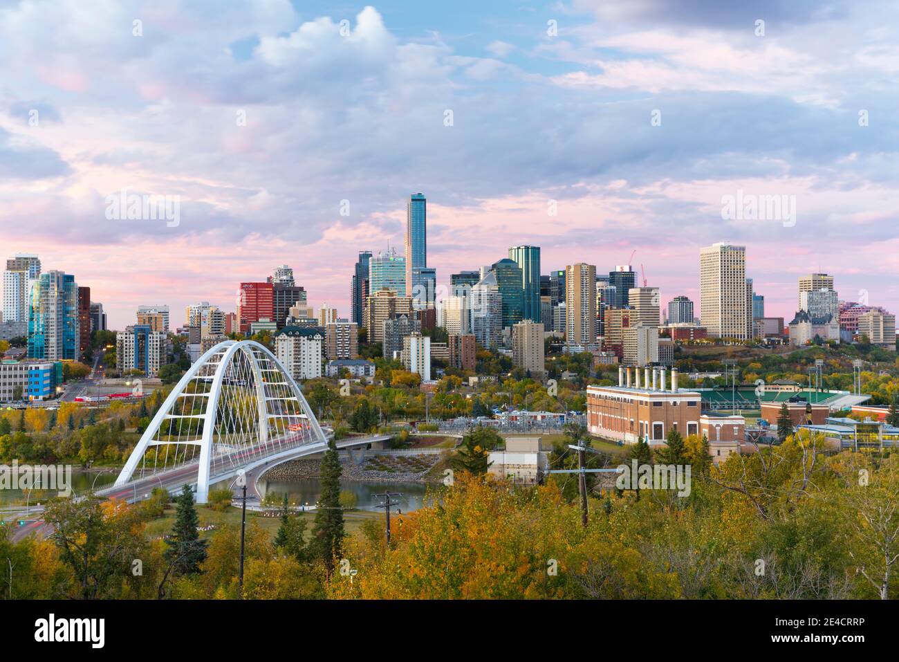 Edmonton Skyline e il fiume North Saskatchewan, Edmonton, Alberta, Canada Foto Stock