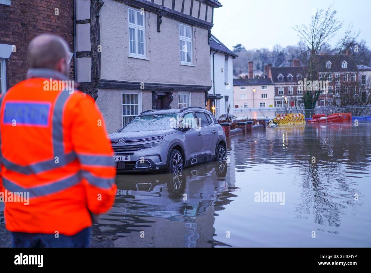 Bewdley, Regno Unito. 23 gennaio 2021. Gli effetti devastanti della tempesta Christoph si sentono oggi mentre il fiume Severn scoppiò attraverso le barriere alluvionali al Beale's Corner a Bewdley durante la notte. Credit: Lee Hudson/Alamy Live News Foto Stock