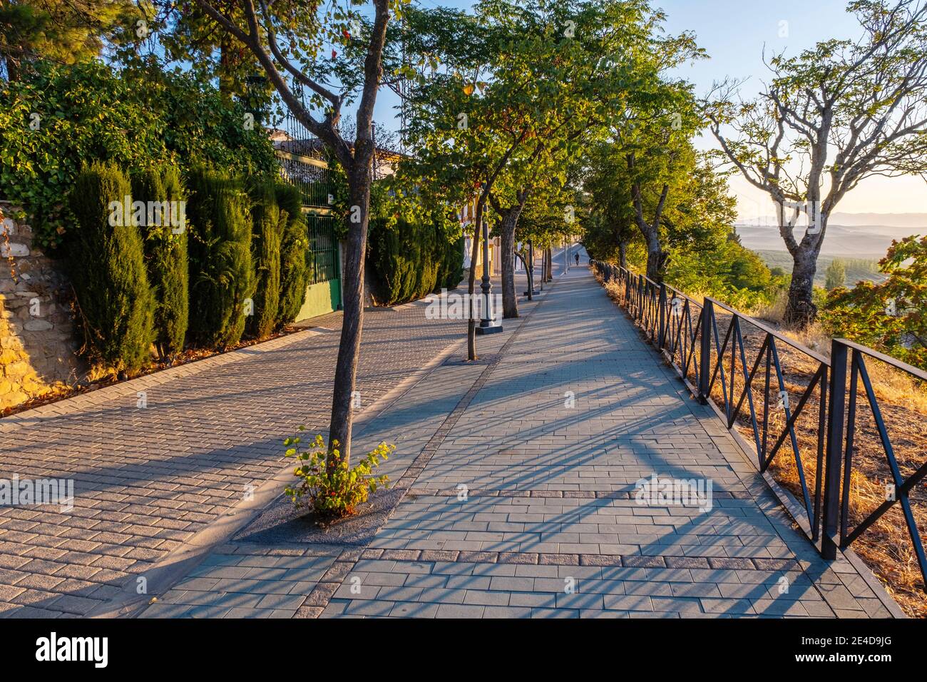 Passeggiata delle mura, Baeza, patrimonio dell'umanità dell'UNESCO. Provincia di Jaen, Andalusia, Spagna meridionale Europa Foto Stock