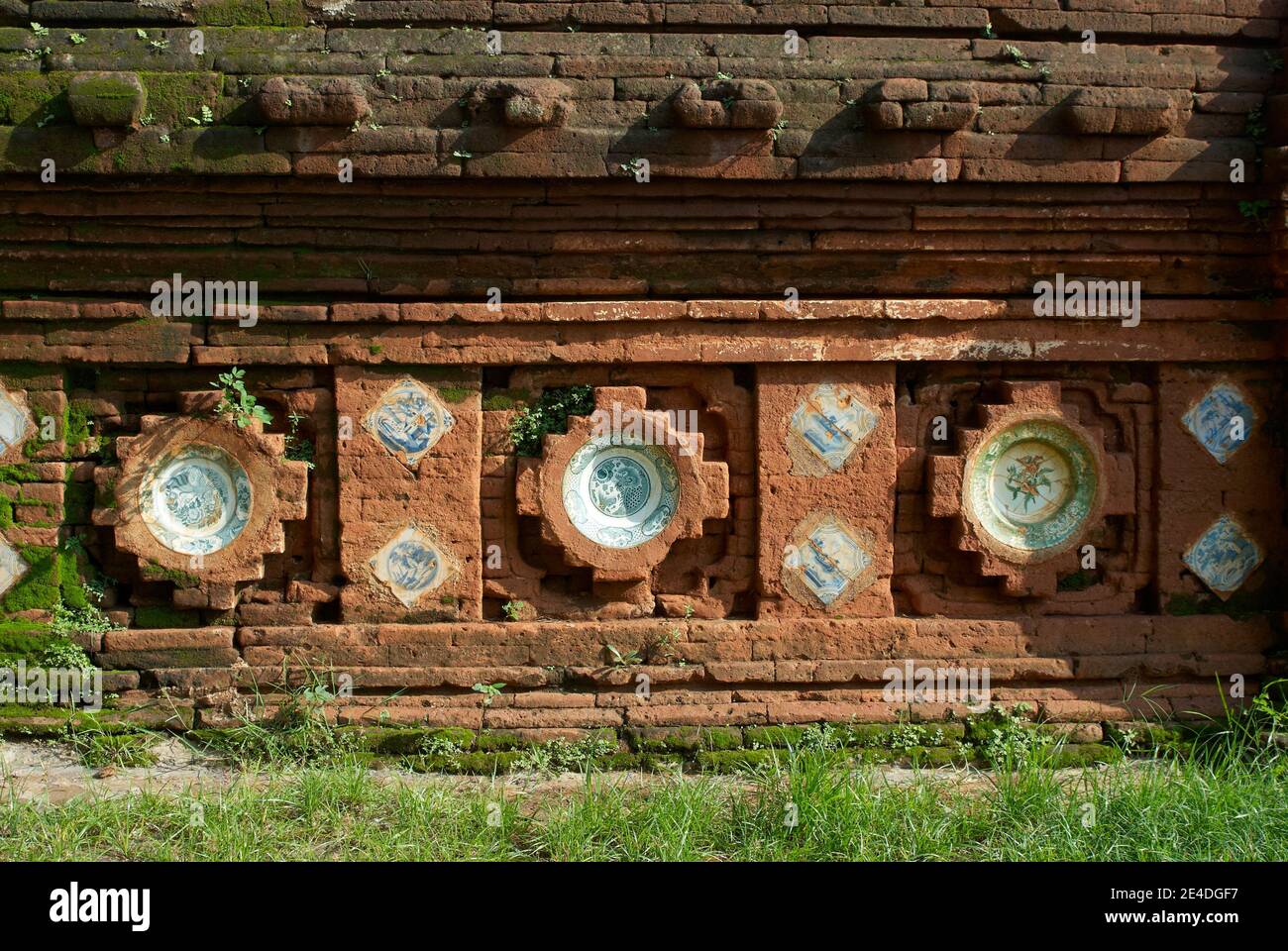Giava Occidentale, Indonesia - 10 Marzo 2007 : la recinzione del palazzo Kasepuhan a Cirebon con uno stile architettonico indù combinato con ornamenti di An Foto Stock