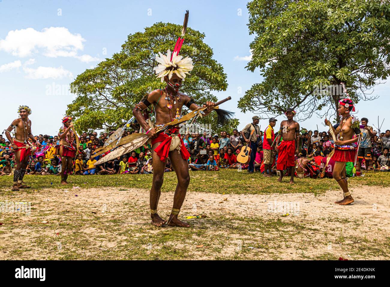 Danza Milamala tradizionale delle Isole Trobriand durante il Festival of Free Love, Kwebwaga, Papua Nuova Guinea Foto Stock