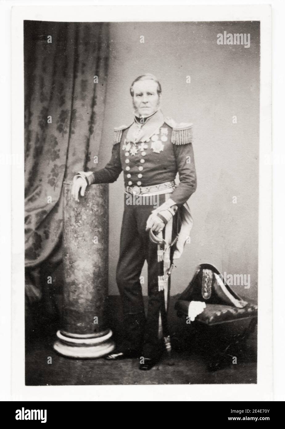 Fotografia d'epoca del XIX secolo: Con il titolo di ammiraglio Sir Baldwin Wake Walker, 1° Baronet, KCB, CMG (6 gennaio 1802 – 12 febbraio 1876) è stato Surveyor della Marina dal 1848 al 1861 Foto Stock