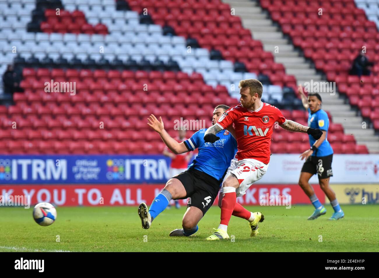 LONDRA, INGHILTERRA. IL 23 GENNAIO Ronnie Schwartz di Charlton Athletic segna il secondo goal della sua squadra non permesso per l'offside durante la partita Sky Bet League 1 tra Charlton Athletic e Swindon Town at the Valley, Londra, sabato 23 gennaio 2021. (Credit: Ivan Yordanov | MI News) Credit: MI News & Sport /Alamy Live News Foto Stock