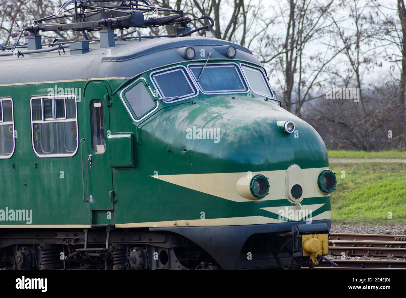 Storica locomotiva verde dei treni nei Paesi Bassi Foto Stock