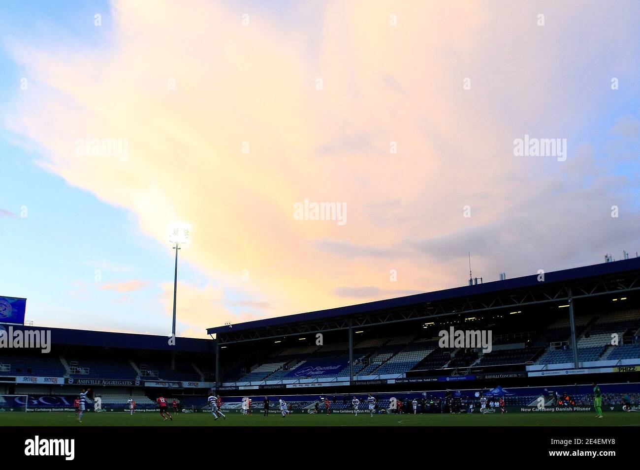 Londra, Regno Unito. 23 gennaio 2021. Vista generale dello stadio durante la partita. EFL Skybet Championship, Queens Park Rangers contro Derby County al Kiyan Prince Foundation Stadium, Loftus Road a Londra sabato 23 gennaio 2021. Questa immagine può essere utilizzata solo per scopi editoriali. Solo per uso editoriale, è richiesta una licenza per uso commerciale. Nessun utilizzo nelle scommesse, nei giochi o nelle pubblicazioni di un singolo club/campionato/giocatore. pic by Steffan Bowen/Andrew Orchard sports photography/Alamy Live news Credit: Andrew Orchard sports photography/Alamy Live News Foto Stock