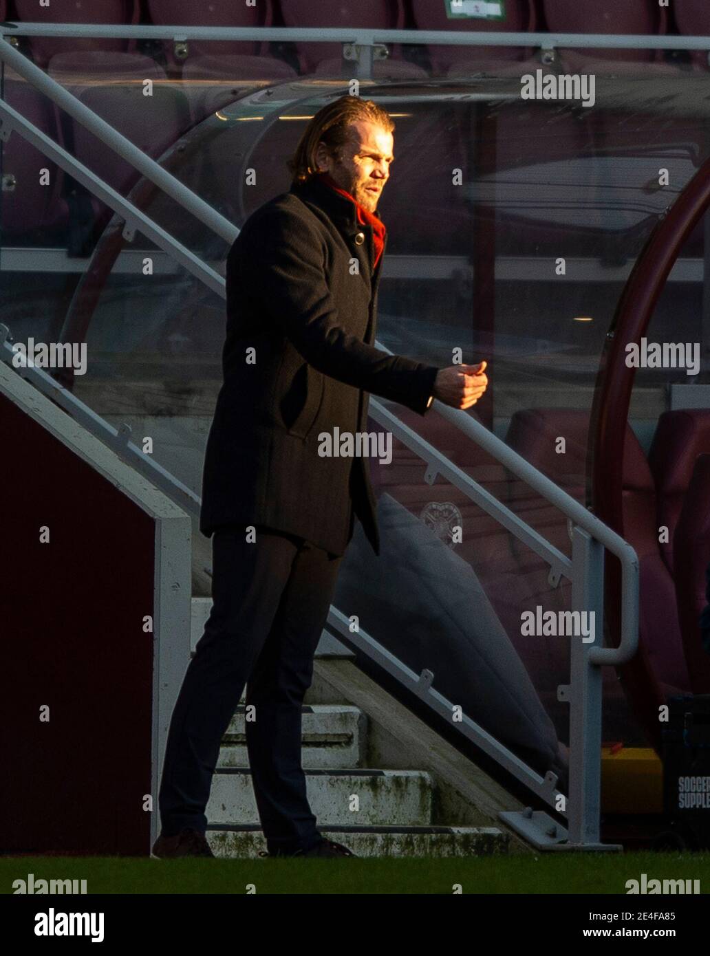 Campionato Scozzese - cuore di Midlothian / Raith rovers. Tynecastle Park, Edimburgo, Midlothian, Regno Unito. 23 gennaio 2021. I cuori ospitano Raith Rovers nel Campionato Scozzese al Tynecastle Park di Edimburgo. PIC mostra: Il manager di Hearts, Robbie Neilson, durante il primo tempo. Credit: Ian Jacobs/Alamy Live News Foto Stock