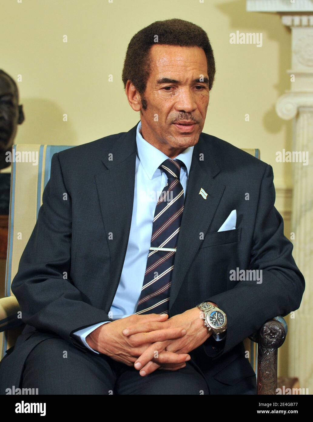 Barack Obama incontra il presidente Ian Khama del Botswana nell'Ufficio ovale della Casa Bianca a Washington, DC il 5 novembre 2009. Foto di Ron Sachs/ABACAPRESS.COM (nella foto : Barack Obama, Ian Khama) Foto Stock