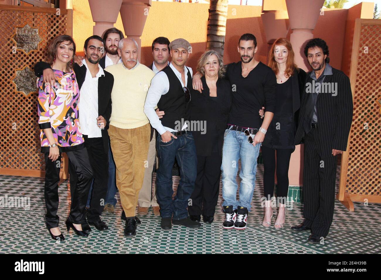 L'attrice Audrey Marnay e tutti i membri del cast posano per una fotocellula per 'l'uomo che ha venduto il mondo' durante la nona cerimonia di apertura del 'Festival del Cinema di Marrakech', a Marrakech, Marocco, il 6 dicembre 2009. Foto di Denis Guignebourg/ABACAPRESS.COM Foto Stock