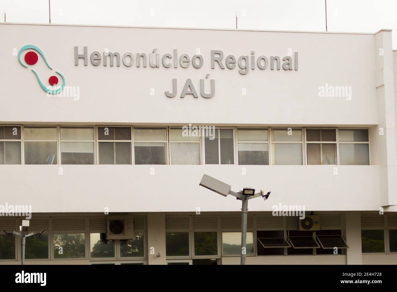 Jau / Sao Paulo / Brasile - 02 21 2020: Facciata di 'Hemonúcleo Regional Jaú, Amaral Carvalho Hospital situato a Jaú o Jahu città. Oncologia specializzata Foto Stock
