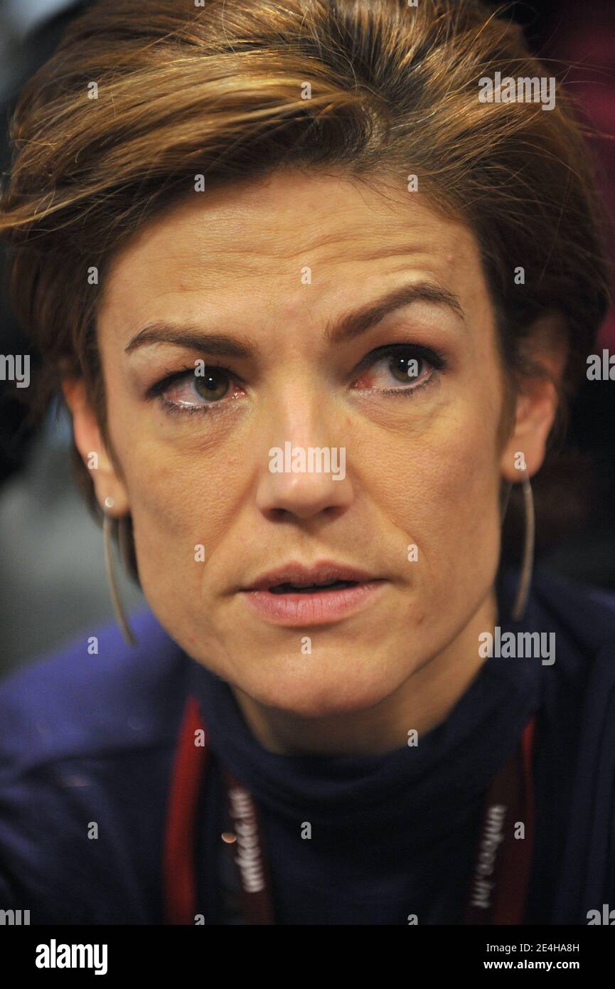 Il Ministro francese dell'ecologia giovanile Chantal Jouanno MPLECTIVs una conferenza stampa al centro Bella di Copenhagen, Danimarca, il 17 dicembre 2009, durante il vertice sul clima della COP15. Foto di Mousse/ABACAPRESS.COM Foto Stock