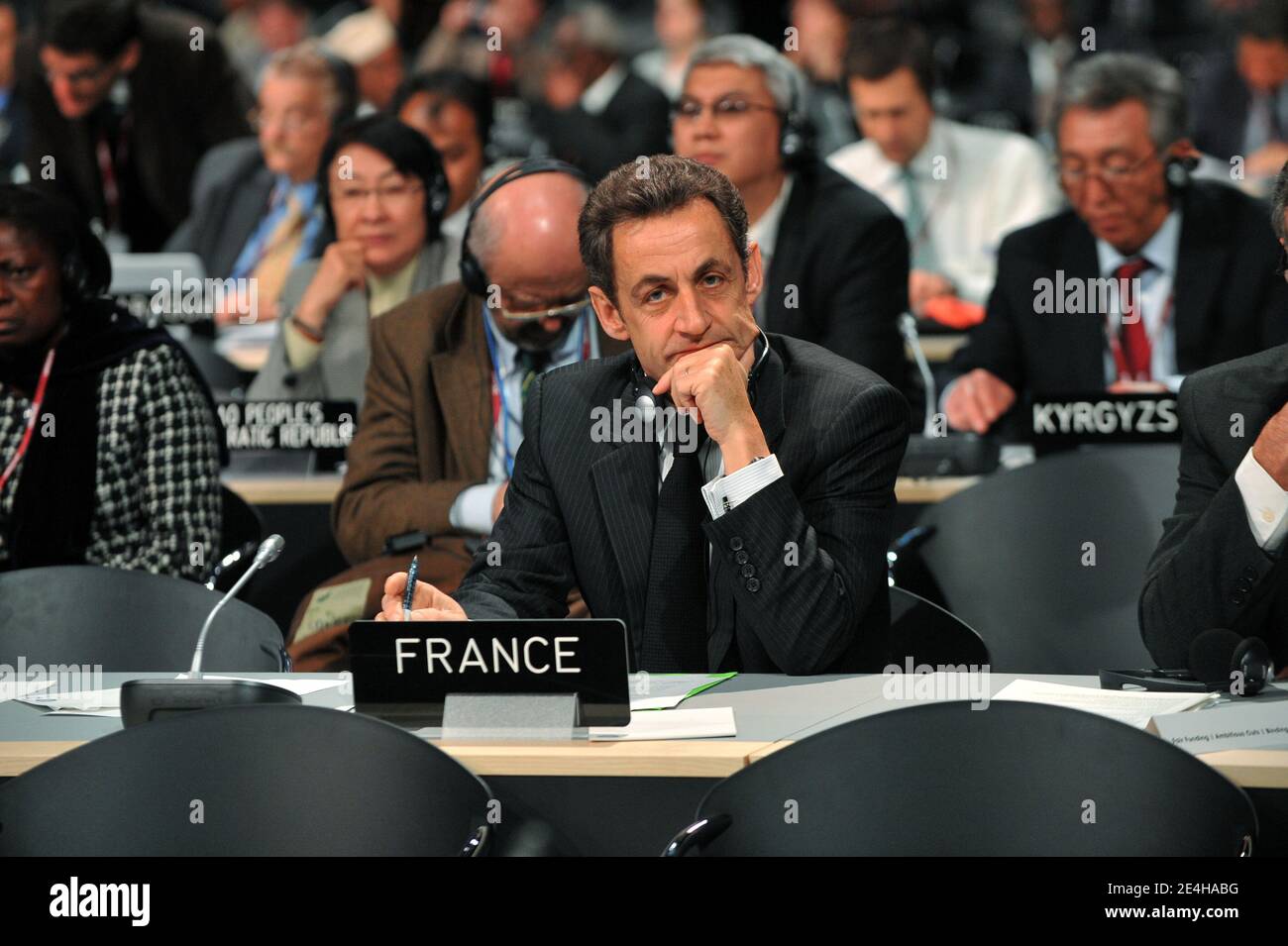 Il presidente francese Nicolas Sarkozy è stato ritratto durante la sessione plenaria del Bella Center di Copenhagen, Danimarca, il 17 dicembre 2009, durante la Conferenza delle Nazioni Unite sul cambiamento climatico COP15. Foto Mousse/ABACAPRESS.COM Foto Stock