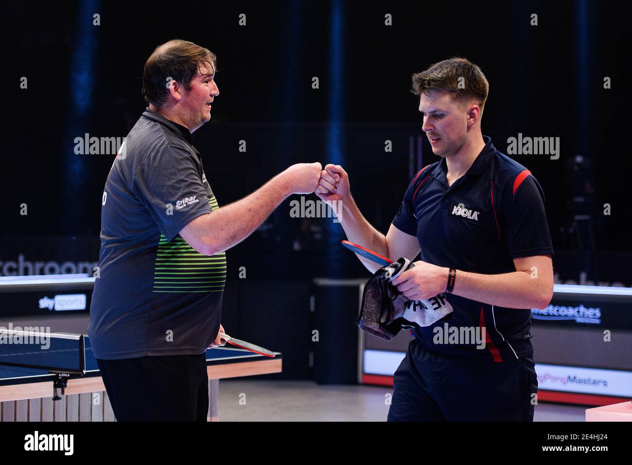 COVENTRY, REGNO UNITO. 23 gennaio 2021. Chris Doran (ENG) vs Tomas Mikutis (LTU) durante il 2021 World Ping Pong Masters alla Ricoh Arena sabato 23 gennaio 2021 a COVENTRY, INGHILTERRA. Credit: Taka G Wu/Alamy Live News Foto Stock