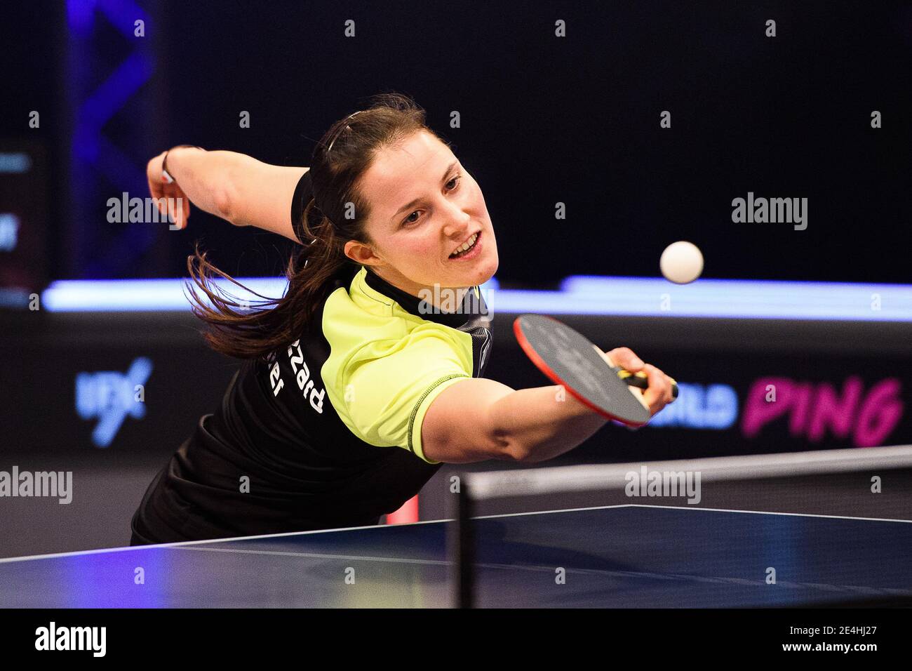 COVENTRY, REGNO UNITO. 23 gennaio 2021. Sabine Winter (GER) vs Bryan Aiglemont (fra) durante 2021 World Ping Pong Masters alla Ricoh Arena Sabato 23 Gennaio 2021 a COVENTRY, INGHILTERRA. Credit: Taka G Wu/Alamy Live News Foto Stock