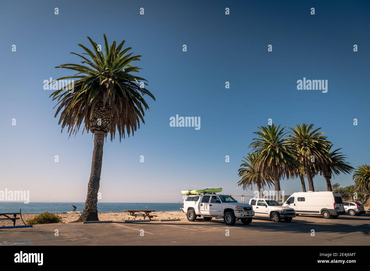 Auto parcheggiate a Refugio state Beach, California. Foto Stock
