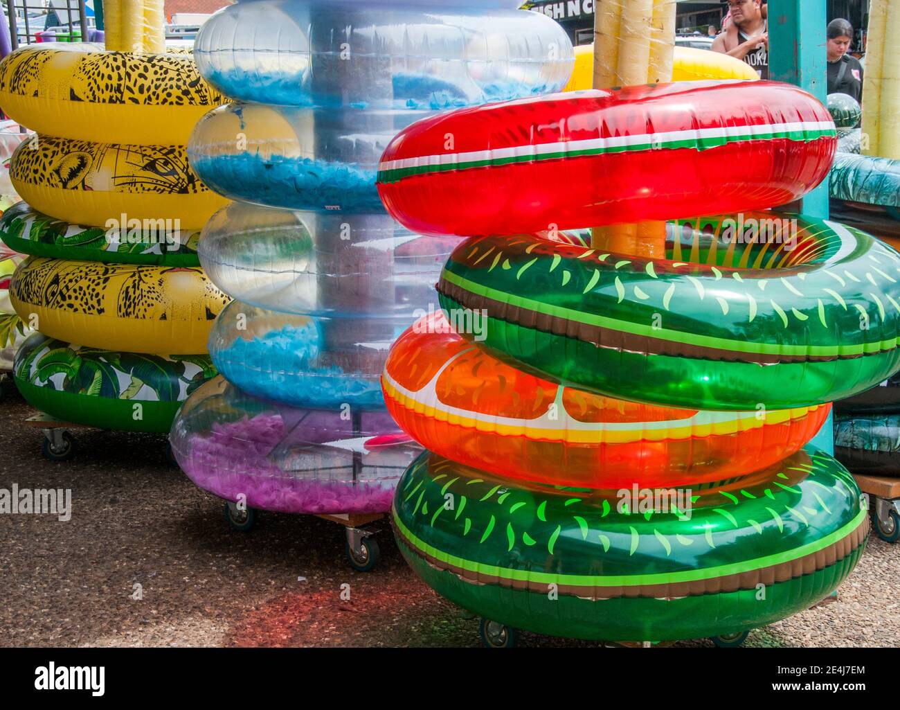 Colorato kitsch vacanza al mare in vendita a Cowes, Phillip Island, Victoria, Australia Foto Stock