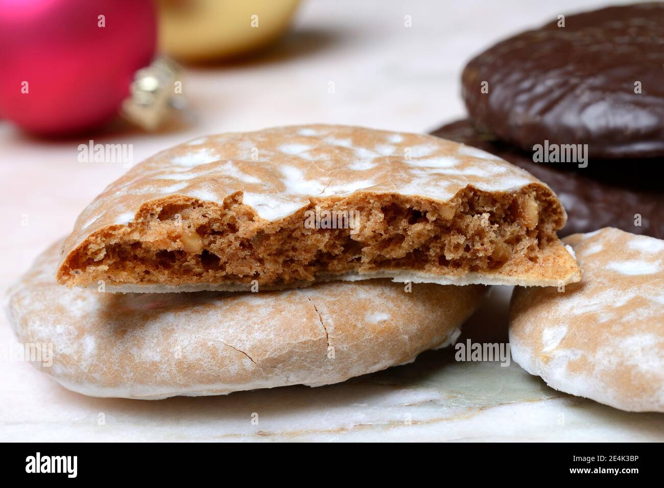 Oblaten-Lebkuchen, Oblatenlebkuchen, dimezzato, aperto, pan di zenzero di Norimberga, smaltato Foto Stock