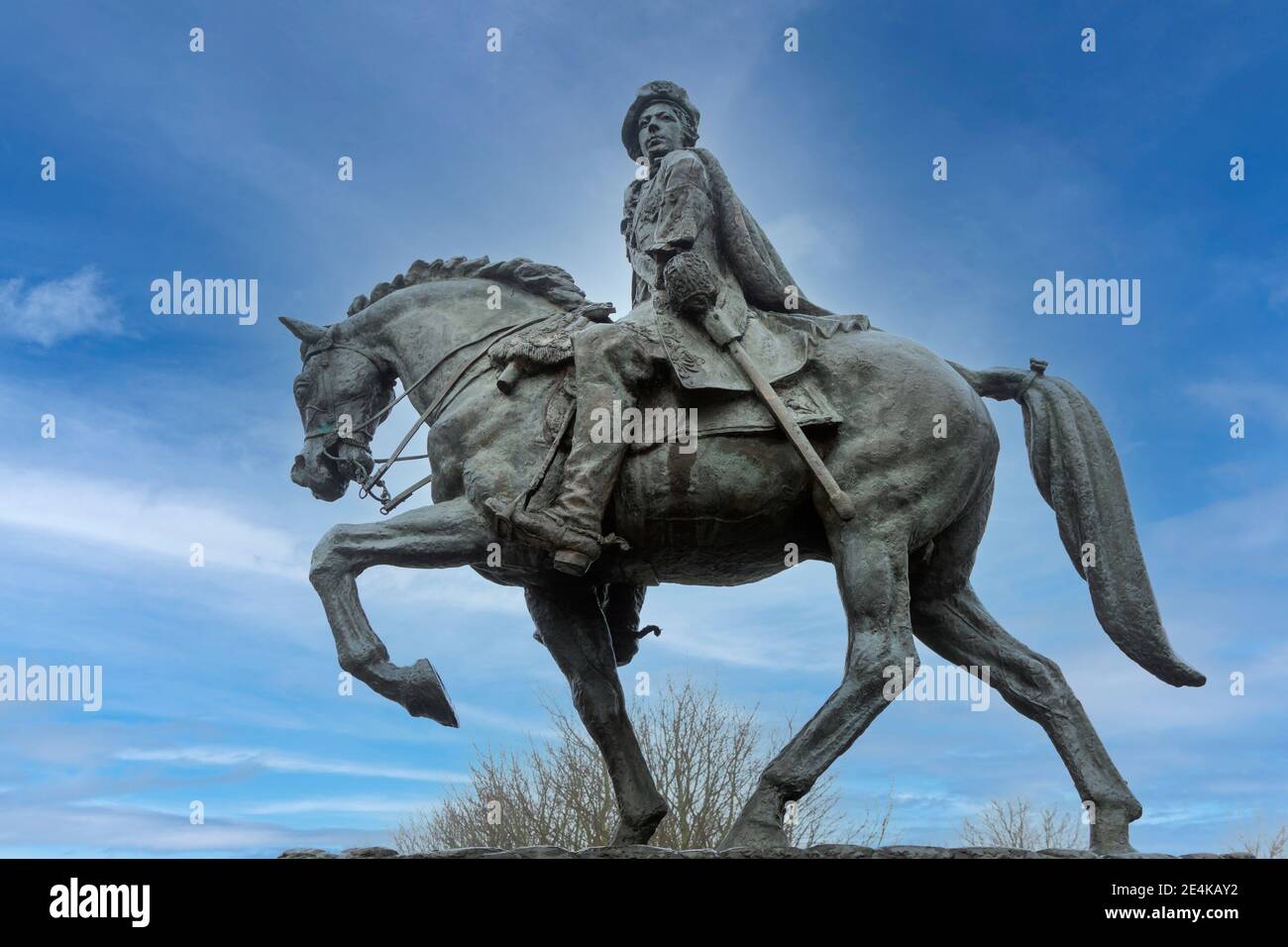 Il Principe Charles Edward Stuart, o Bonnie Prince Charlie, nel Cathedral Green Park (Silk Mill Park) nella città di Derby, Inghilterra, Regno Unito, Europa Foto Stock