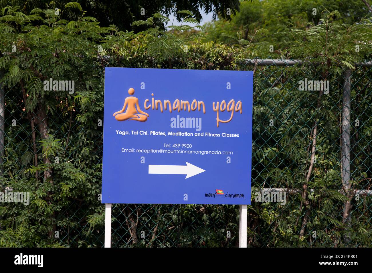 cartello per la cannella yoga grand anse spiaggia grenada windwood isole indie occidentali Foto Stock