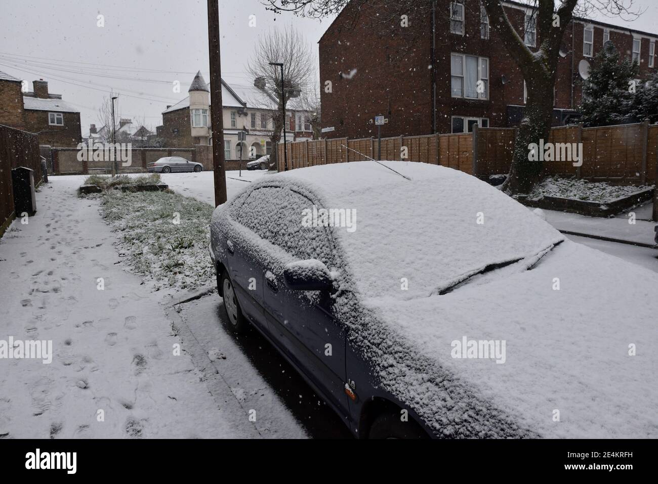 Haringey, Londra, Regno Unito. 24 gennaio 2021. Regno Unito Meteo: La neve cade a Londra. Credit: Matthew Chpicle/Alamy Live News Foto Stock