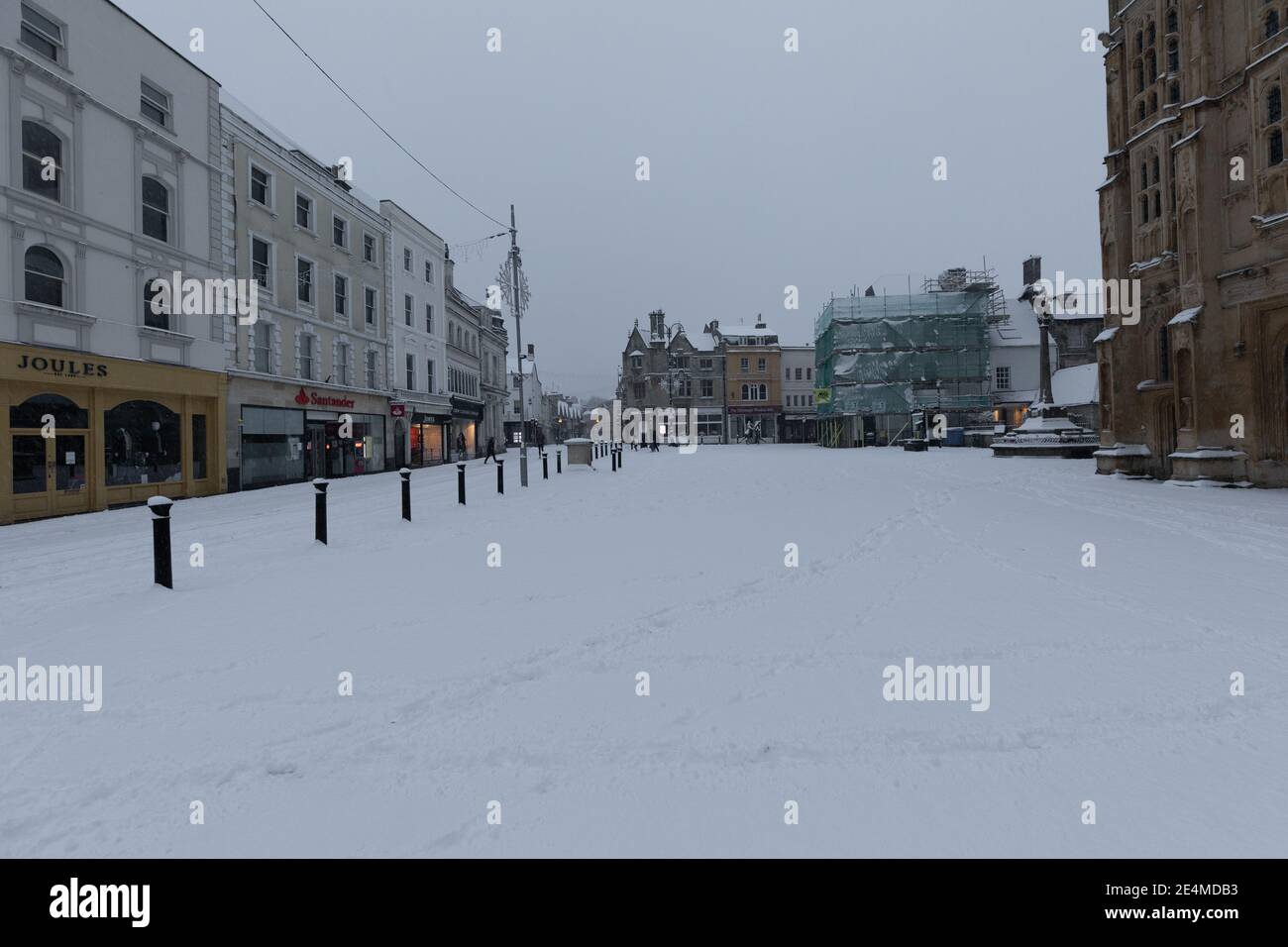 Cirencester capitale dei Cotswolds in Gran Bretagna romana. Prima nevicata Nel gennaio 2021 Foto Stock