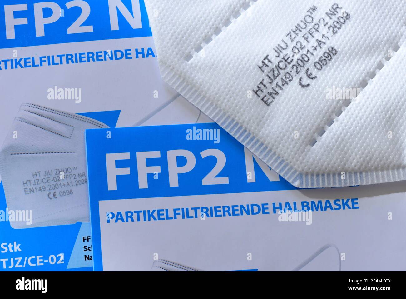 Semimaschera filtrante per particelle FFP2 Foto Stock
