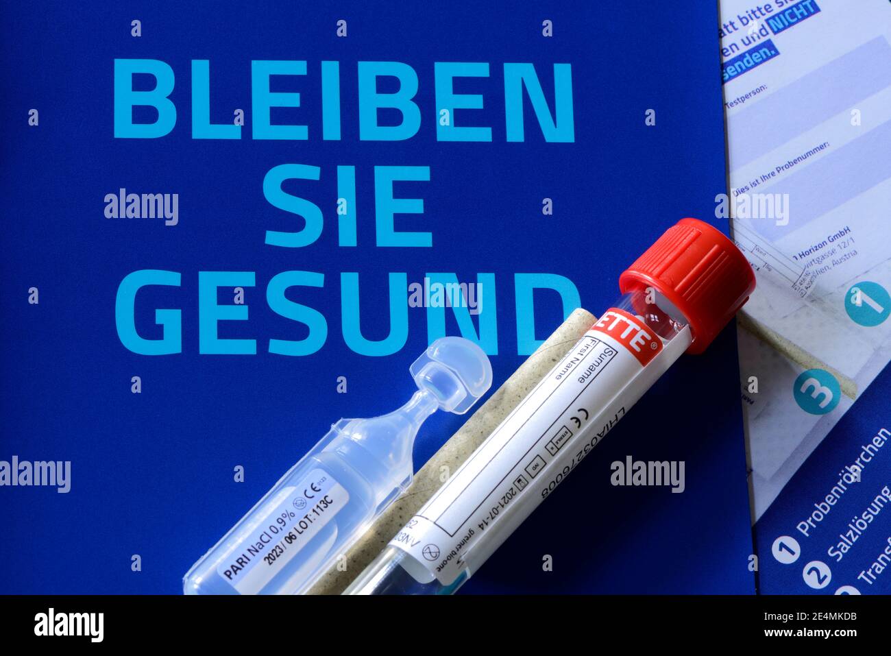 Test corona set per il campionamento e la valutazione indipendenti in laboratorio Foto Stock