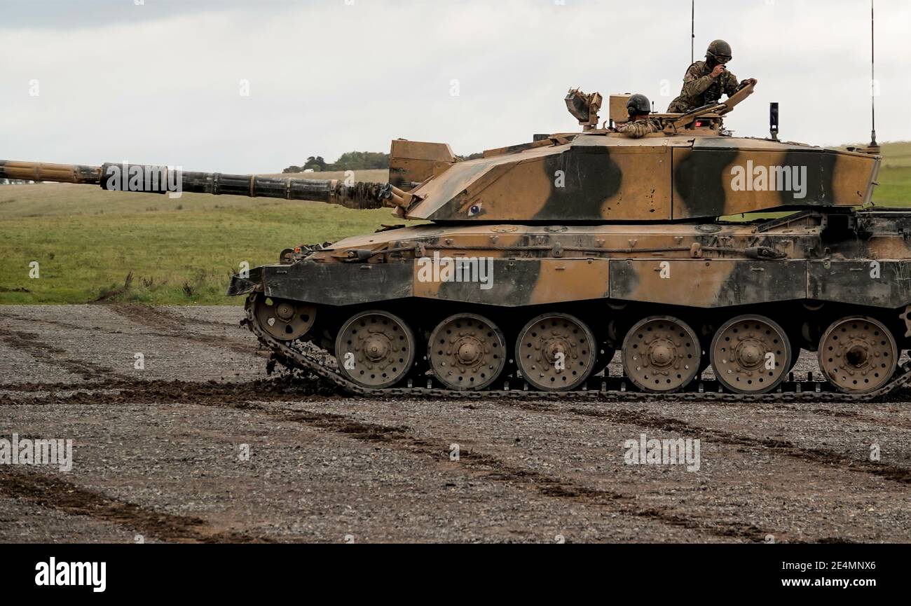 British Army Challenger 2 principale carro armato di battaglia in una dimostrazione di fuoco Foto Stock
