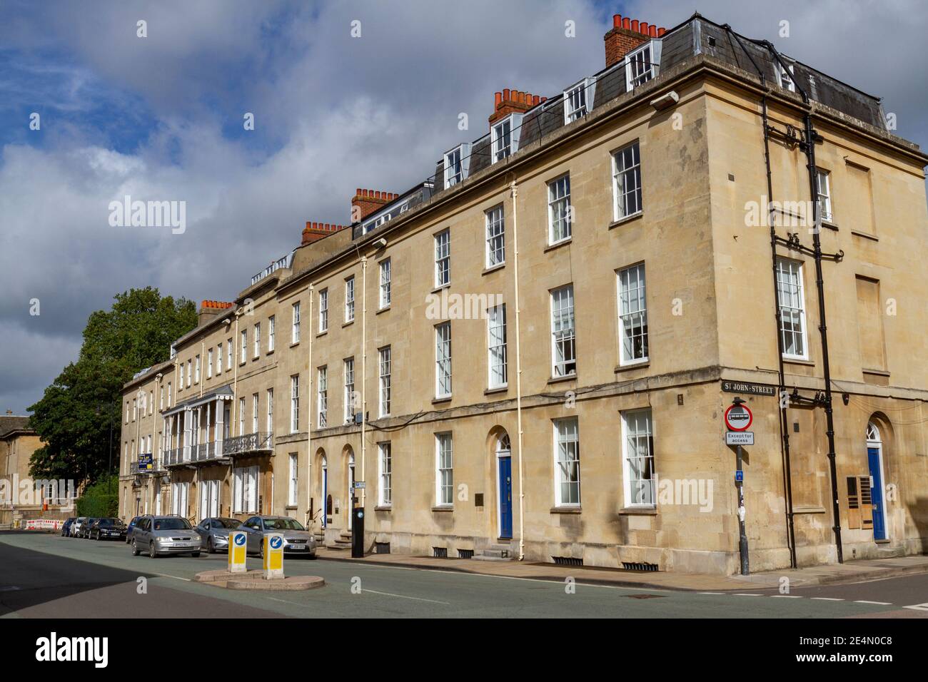 Vista generale di eleganti case a schiera in stile Regency su Beaumont Street (dal 1828 al 1837), Oxford, Oxfordshire, Regno Unito. Foto Stock