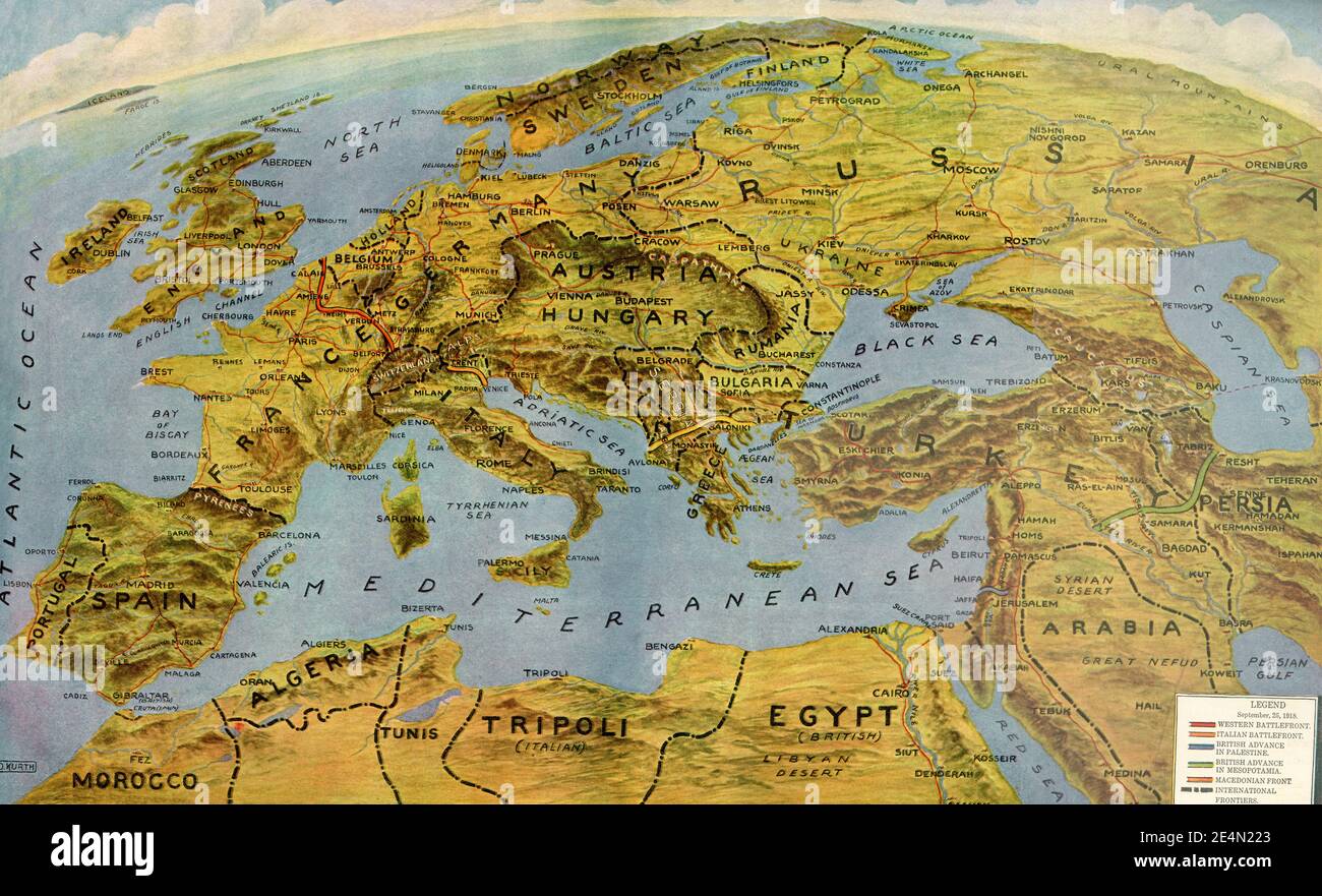 I fronti di battaglia della Grande Guerra furono disegnati come linee in Belgio, Francia, Balcani, Italia, Palestina e Mesopotamia il 25 settembre 1918. Il fronte russo era completamente scomparso. La leggenda dice: Rosso racchiuso da linee nere: Fronte di battaglia occidentale; rosa racchiuso in linee nere: Fronte di battaglia italiano; blu racchiuso in linee nere: Avanzata britannica in Palestina; verde racchiuso in linee nere: Avanzata britannica in Mesopotamia; arancione racchiuso in linee nere: Fronte macedone; linee nere: Frontiere internazionali; linea rossa: Ferrovie principali Foto Stock