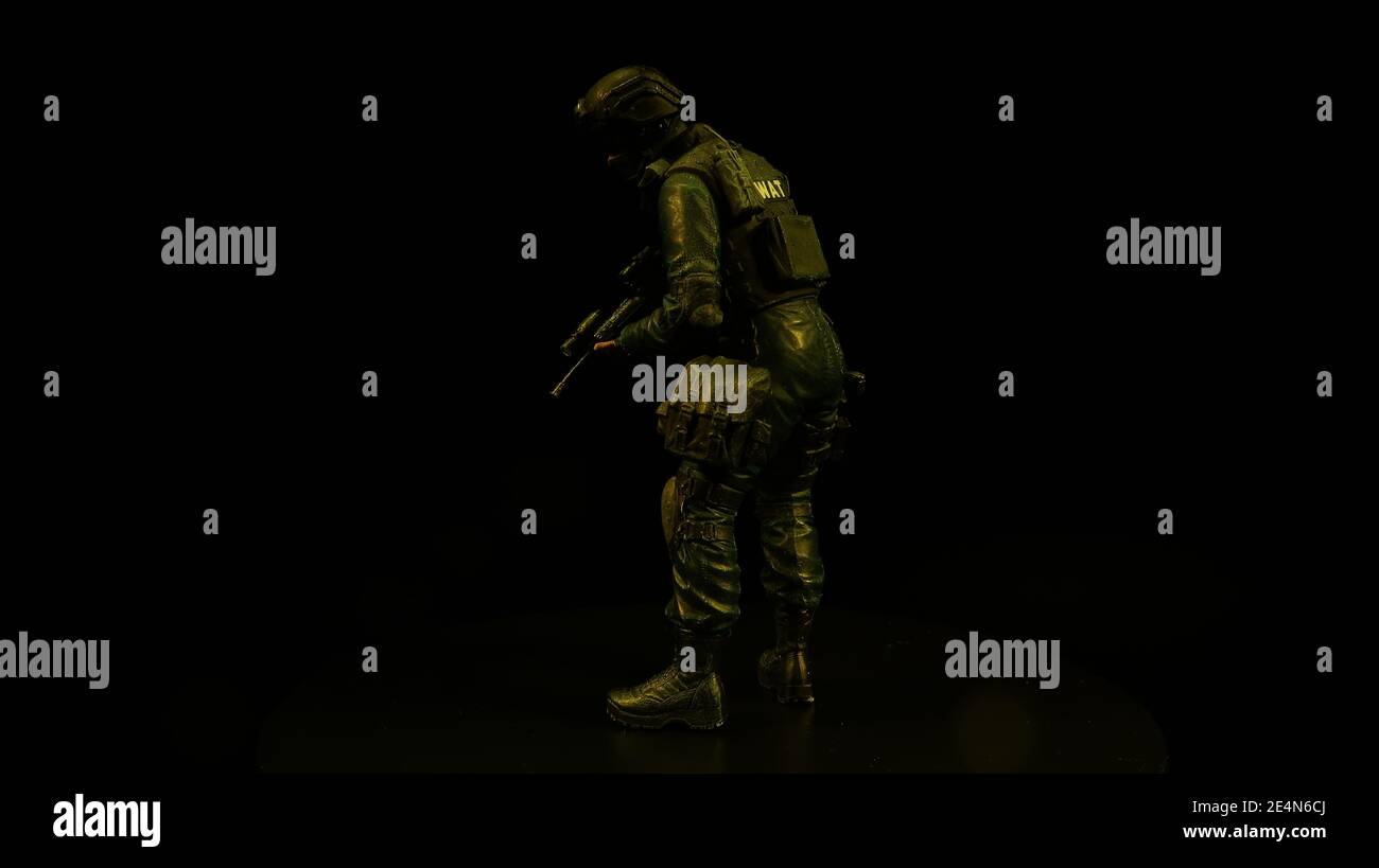 SWAT OFFICER Modell im Maßstab 1:16 - Scala modello 120mm Foto Stock