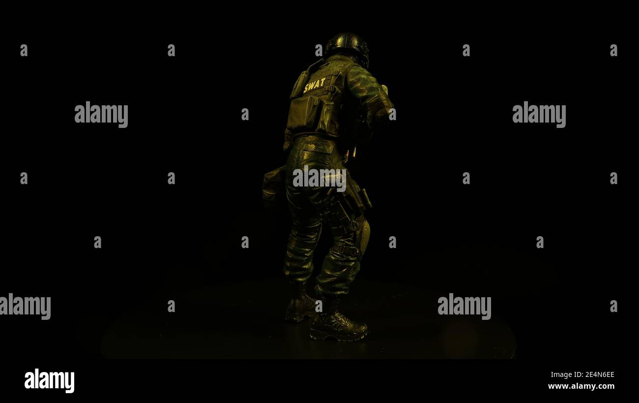 SWAT OFFICER Modell im Maßstab 1:16 - Scala modello 120mm Foto Stock