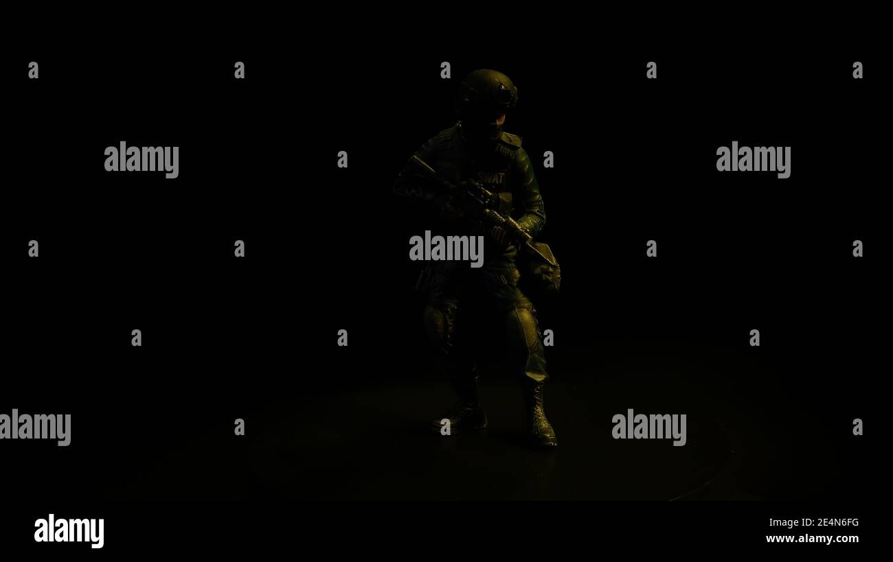 SWAT OFFICER Modell im Maßstab 1:16 - Scala modello 120mm Foto Stock