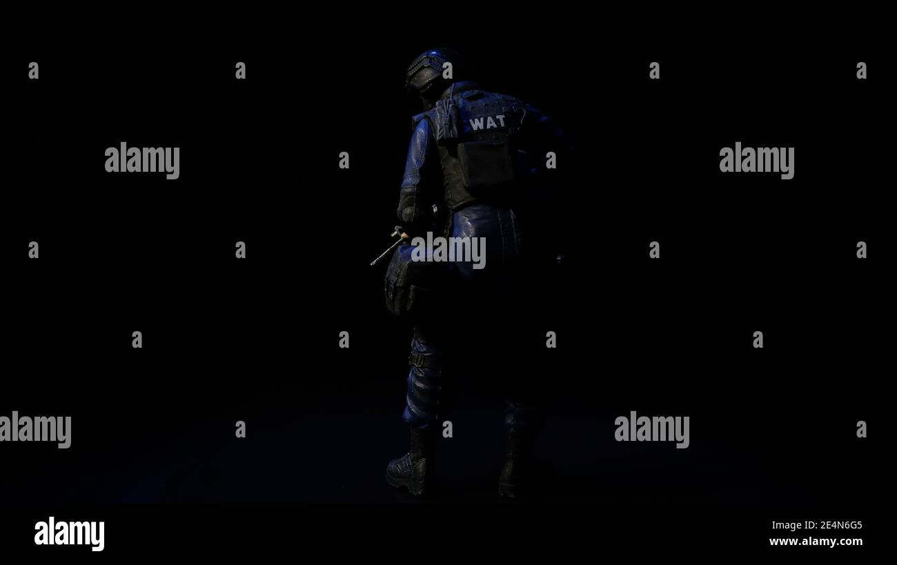 SWAT OFFICER Modell im Maßstab 1:16 - Scala modello 120mm Foto Stock