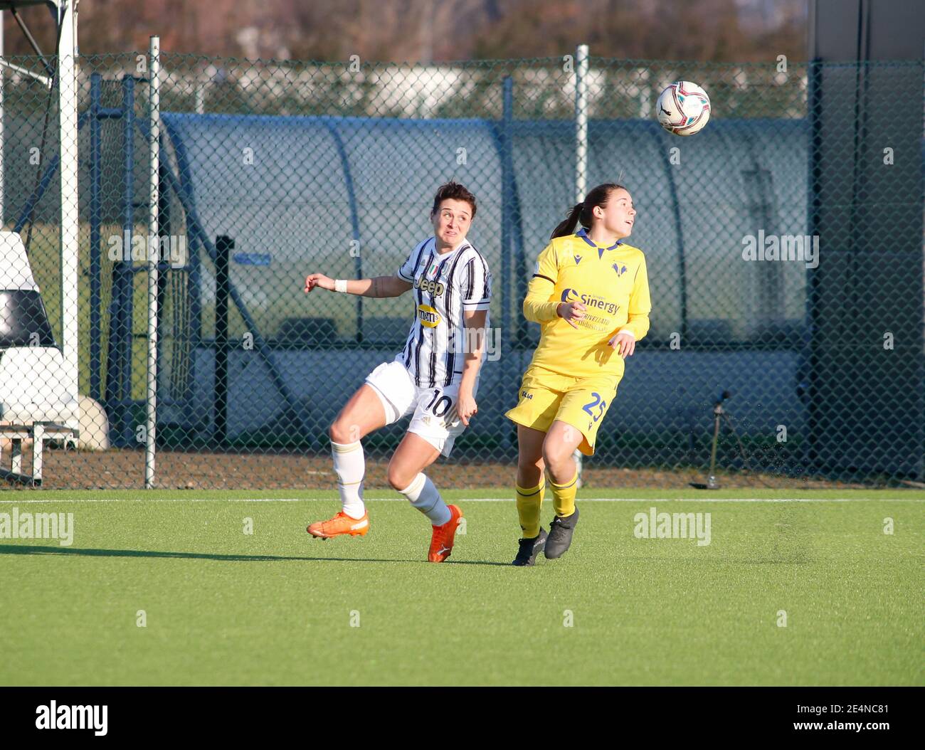 Caterina Ambrosi (Hellas Verona Women) nel corso del campionato Italiano Donne 039, Serie A TimVision Football Match tra Juventus FC e Hellas Verona il 24 gennaio 2021 presso il Juventus Training Center di Vinovo, vicino Torino - Foto Nderim Kaceli / DPPI / LM Foto Stock
