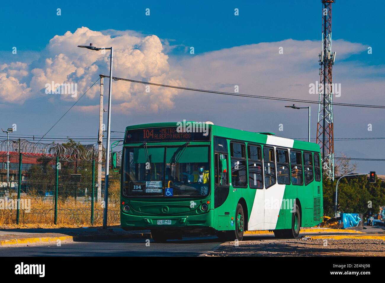 Santiago, Cile - Gennaio 2021: Un autobus Transantiago a Cerrillos Foto Stock