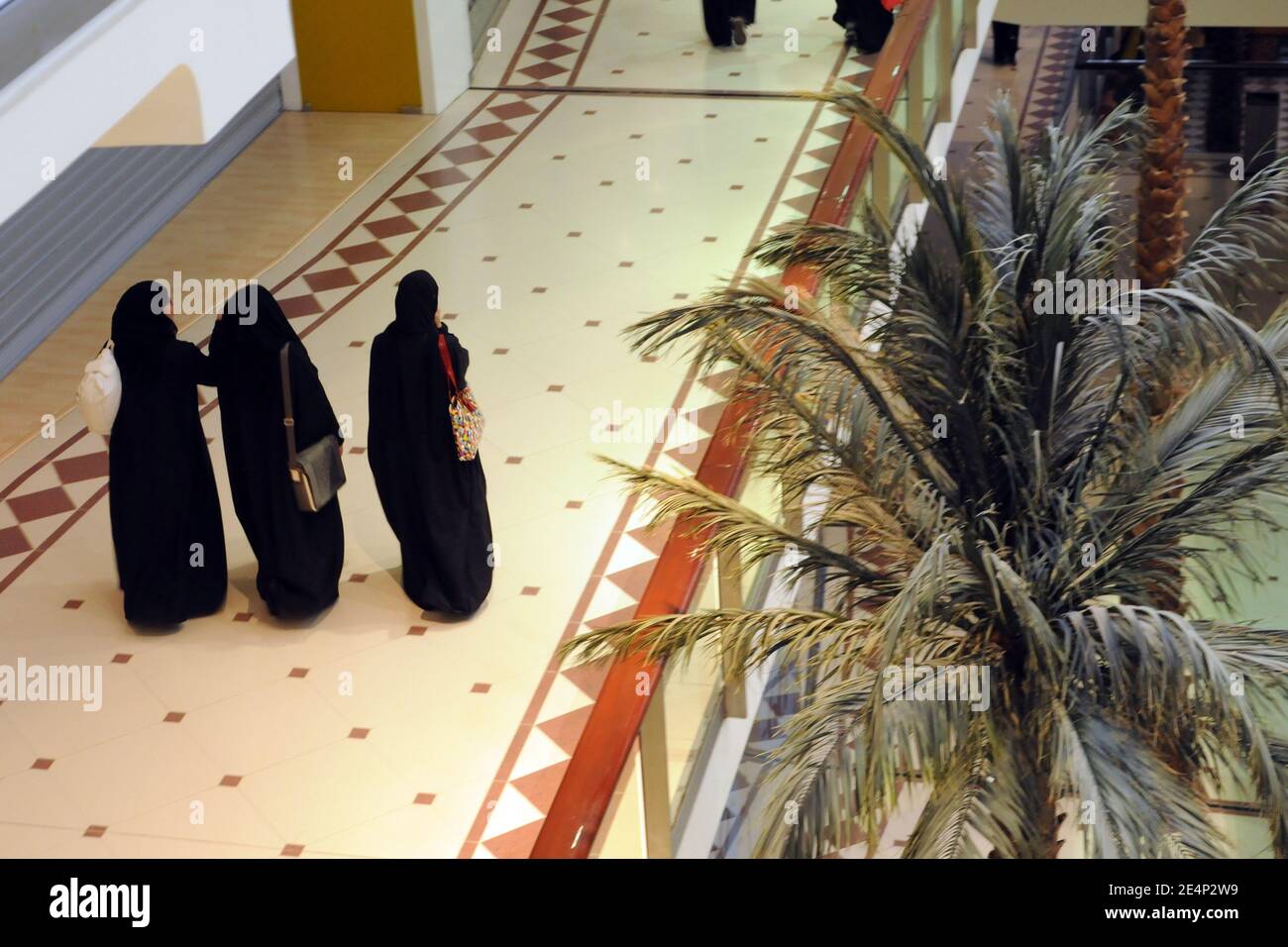 Scena della vita quotidiana in un centro commerciale a Riyadh, Arabia Saudita il 13 gennaio 2008. Foto di Ammar Abd Rabbo/ABACAPRESS.COM Foto Stock