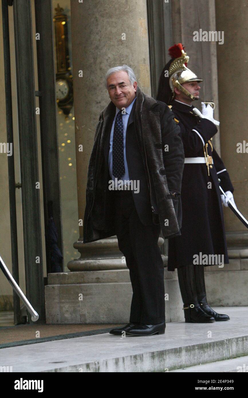 Dominique Strauss-Kahn, capo del Fondo monetario Internazionale, arriva al Palazzo Elysee di Parigi, in Francia, il 21 gennaio 2008 per un incontro con il Presidente Nicolas Sarkozy. Foto di Mousse/ABACAPRESS.COM Foto Stock