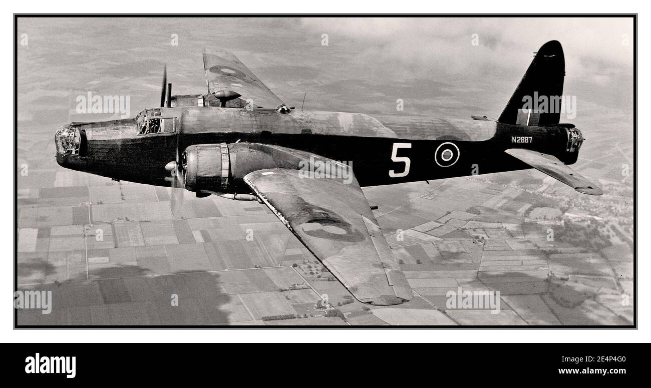 WW2 1940 Vickers Wellington bombardiere medio a doppia motore. Fu ampiamente utilizzato dalla RAF come bombardiere notturno nei primi anni della seconda guerra mondiale. Prende il nome dal 1° duca di Wellington e fu l'unico bombardiere britannico ad essere prodotto per tutta la durata della guerra (seconda guerra mondiale) e fu ancora un'attrezzatura di prima linea alla fine della seconda guerra mondiale. Foto Stock