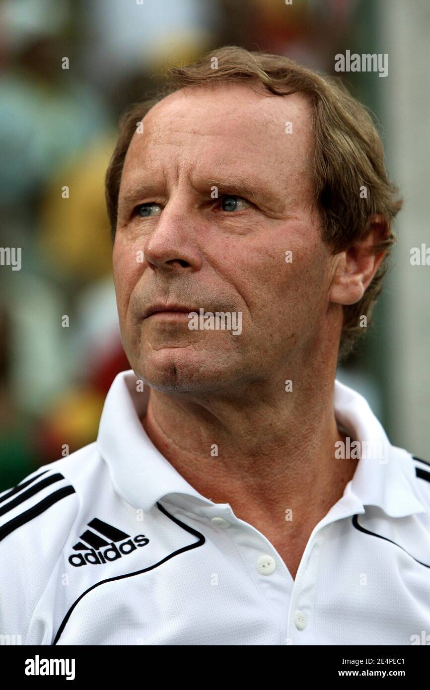 Allenatore nigeriano Berti Vogts durante la Coppa Africana delle Nazioni, quarti di finale, partita di calcio, Ghana contro Nigeria ad Accra, Ghana, il 3 febbraio 2008. Il Ghana ha vinto 2-1. Foto di Steeve McMay/Cameleon/ABACAPRESS.COM Foto Stock