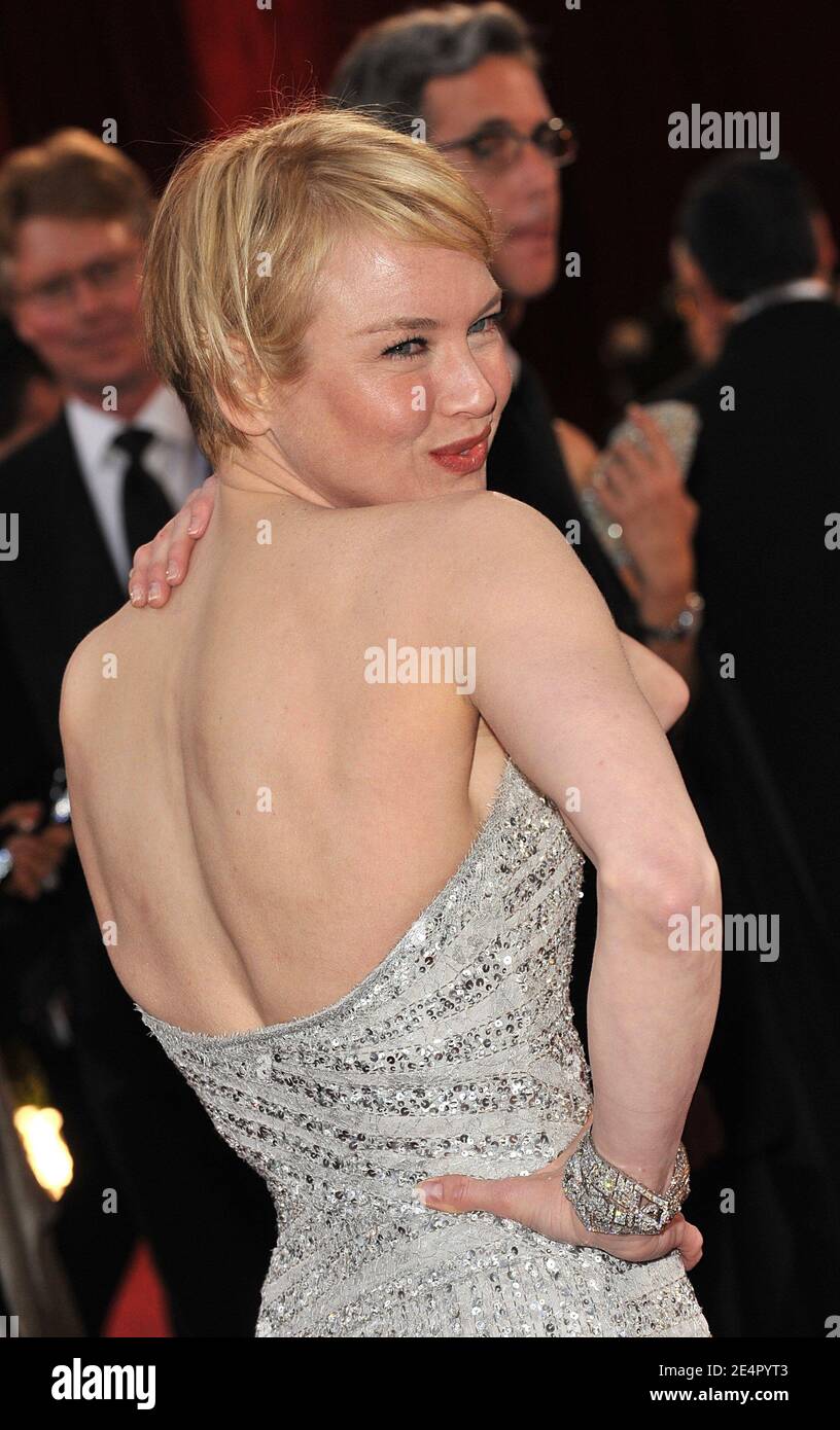 Renee Zellweger arriva all'ottantesimo Academy Awards, che si è tenuto presso il Kodak Theatre di Hollywood Boulevard a Los Angeles, California, USA il 24 febbraio 2008. Foto di Hahn-Nebinger/ABACAPRESS.COM Foto Stock