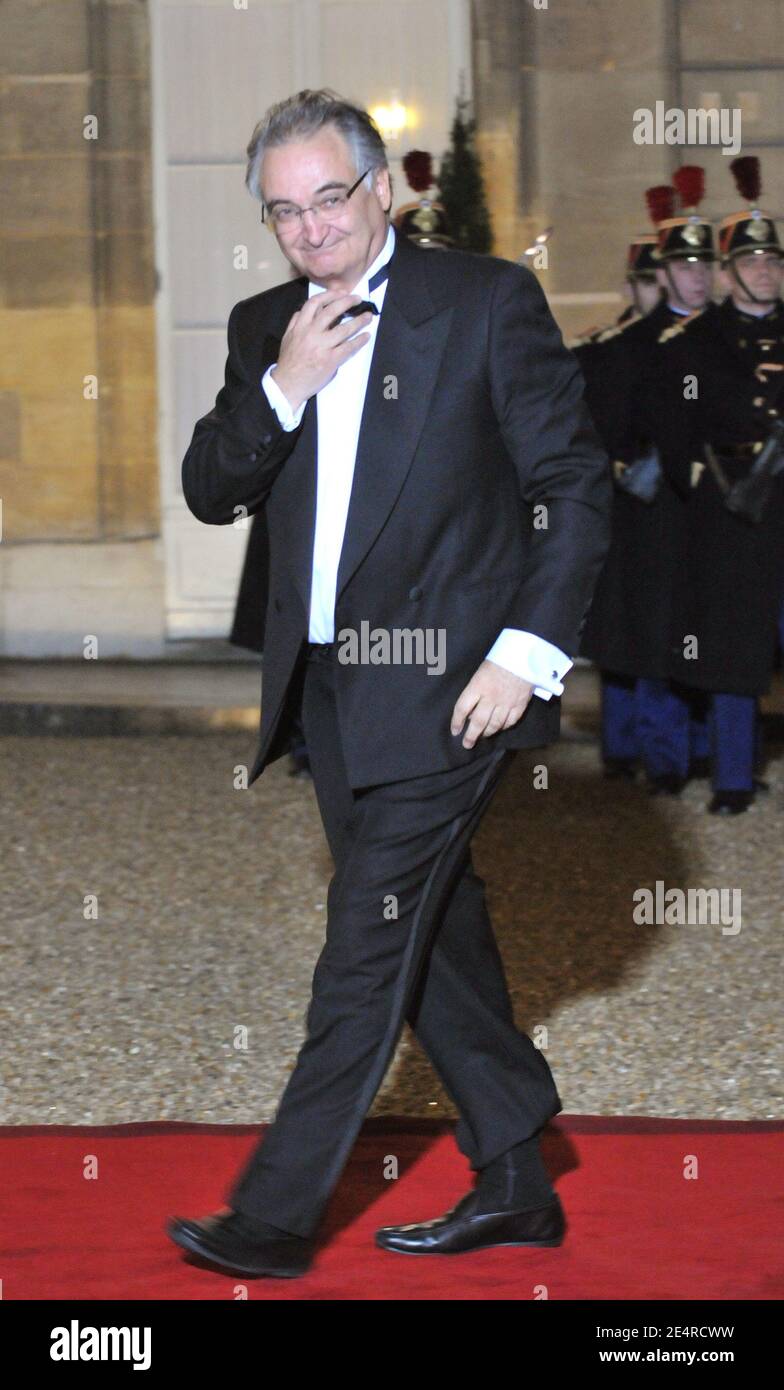 Jacques Attali arriva per una cena di stato in onore del presidente israeliano Shimon Peres al Palazzo Elysee, a Parigi, in Francia, il 10 marzo 2008. Foto di Abd Rabbo-Orban-Mousse/ABACAPRESS.COM Foto Stock