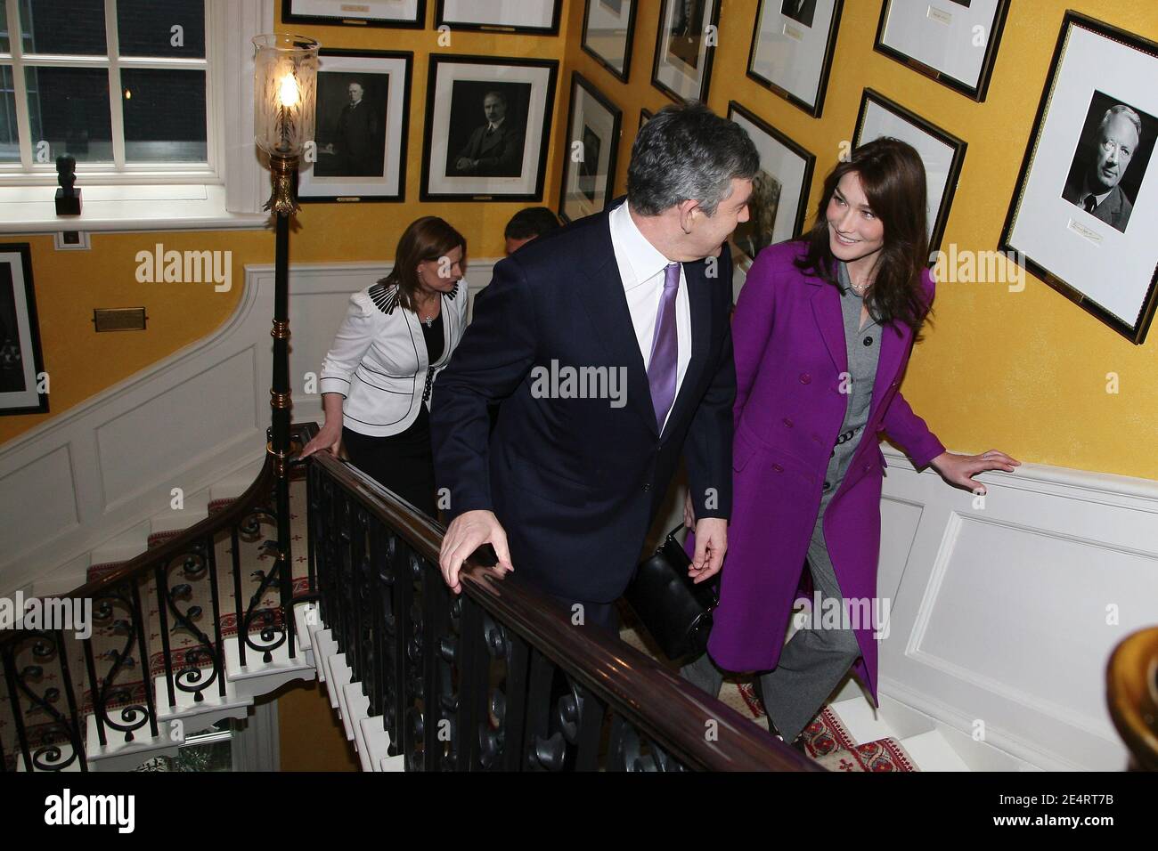 Sarah Brown, presidente francese Nicolas Sarkozy, sua moglie Carla Bruni-Sarkozy e primo ministro britannico Gordon Brown al 10 di Downing Street a Londra, Regno Unito il 27 marzo 2008. Foto di David Niviere/piscina/ABACAPRESS.COM Foto Stock
