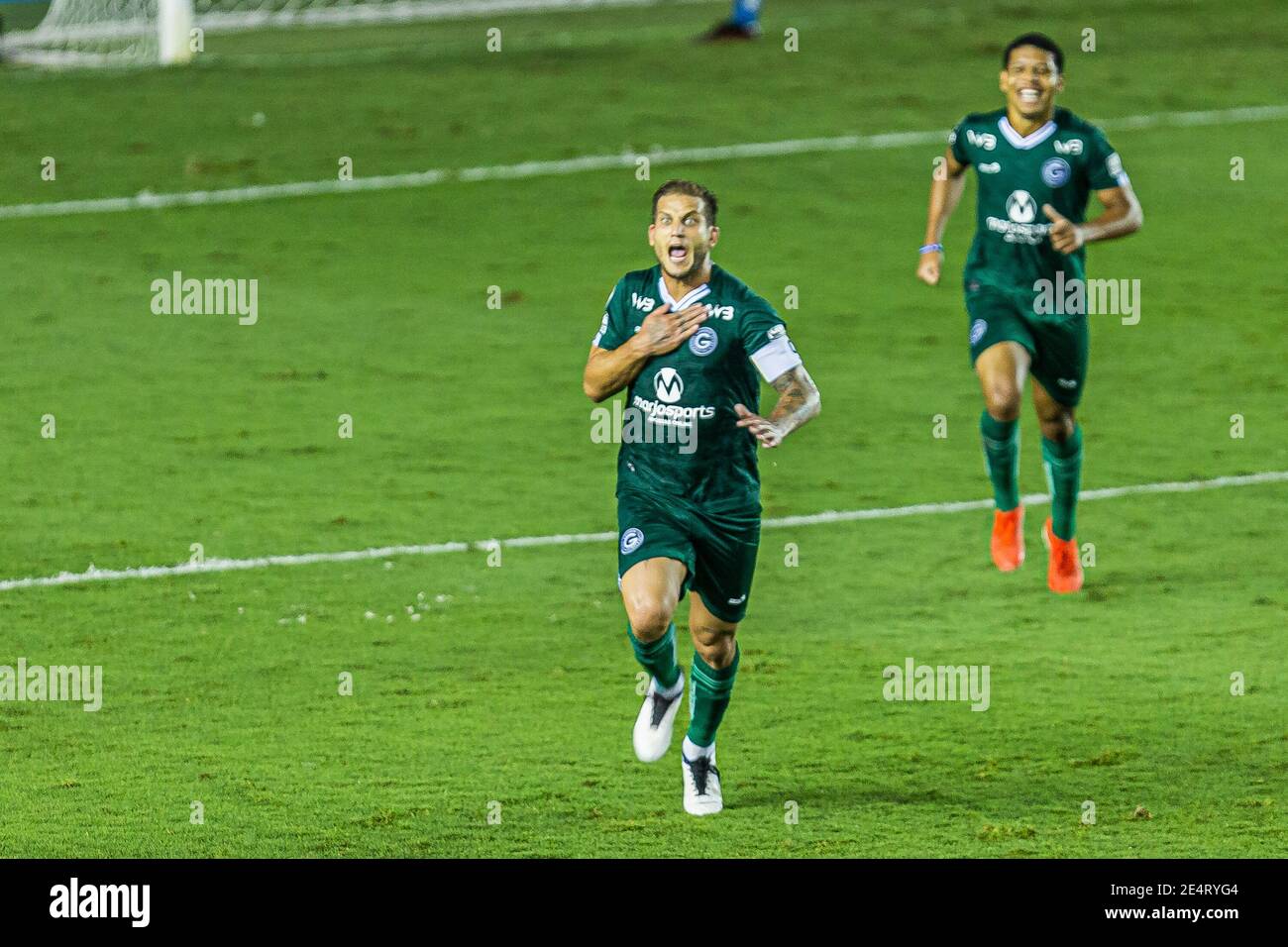 Santos, Brasile. 24 gennaio 2021. Rafael Moura festeggia il traguardo nella partita tra Santos e Goiás, valida per il Campionato brasiliano della Serie A1, che si svolge a Estádio Urbano Caldeira, Vila Belmiro, questa domenica 24 gennaio 2021. Credit: Van Campos/FotoArena/Alamy Live News Foto Stock