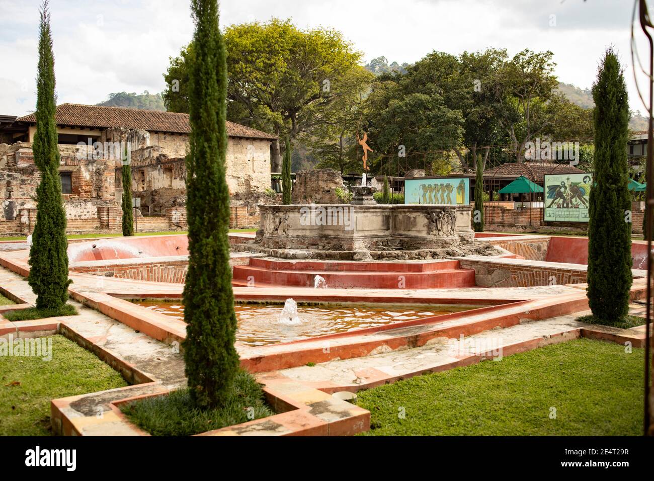 Convento Santo Domingo museo ad Antigua, Guatemala, America Centrale Foto Stock